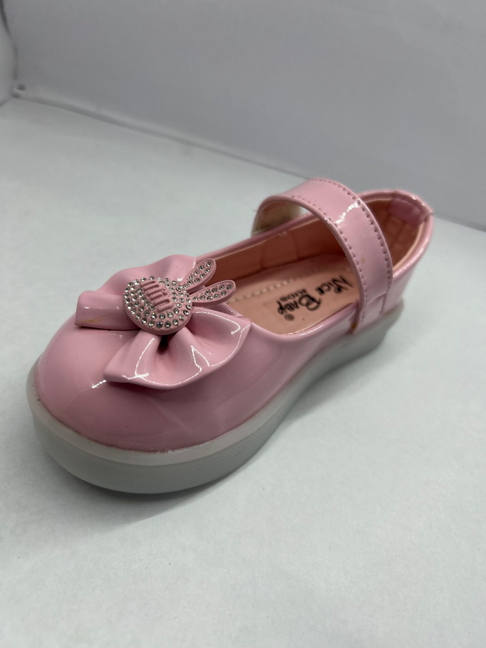 Light on Feet, Big on Style