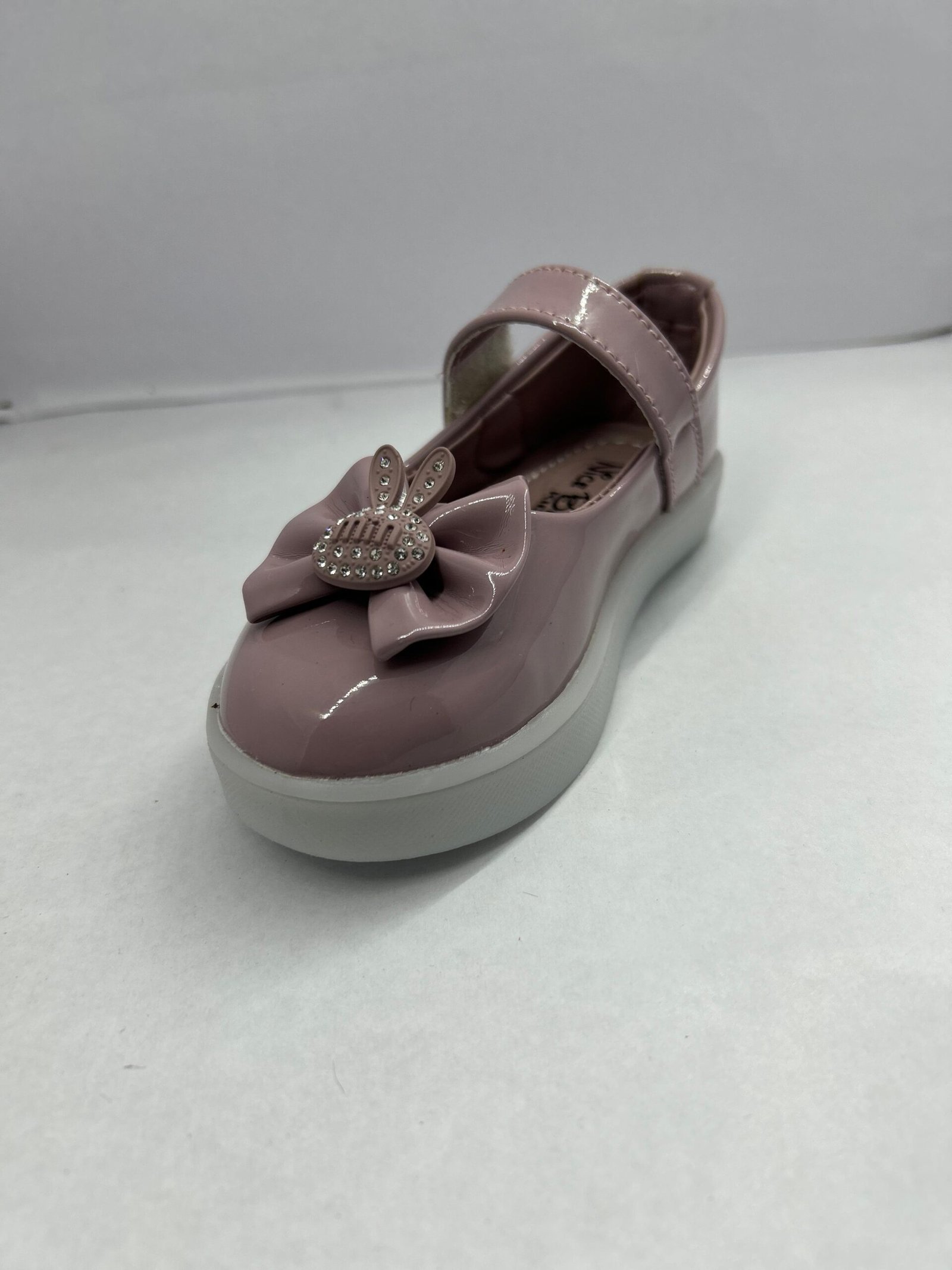 Light on Feet, Big on Style